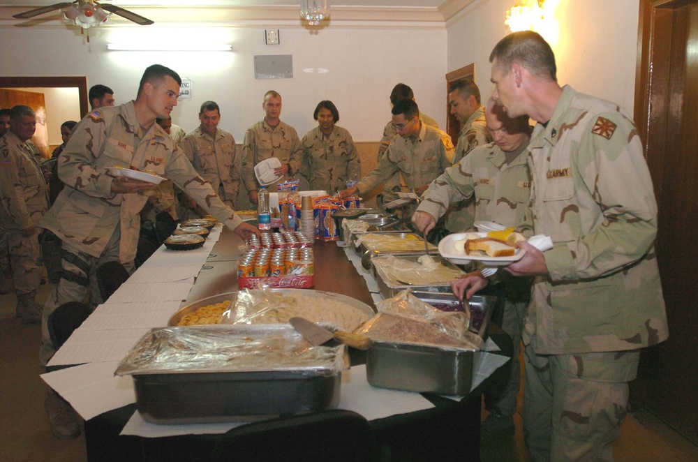 Soldiers celebrate Thanksgiving in northern Iraq