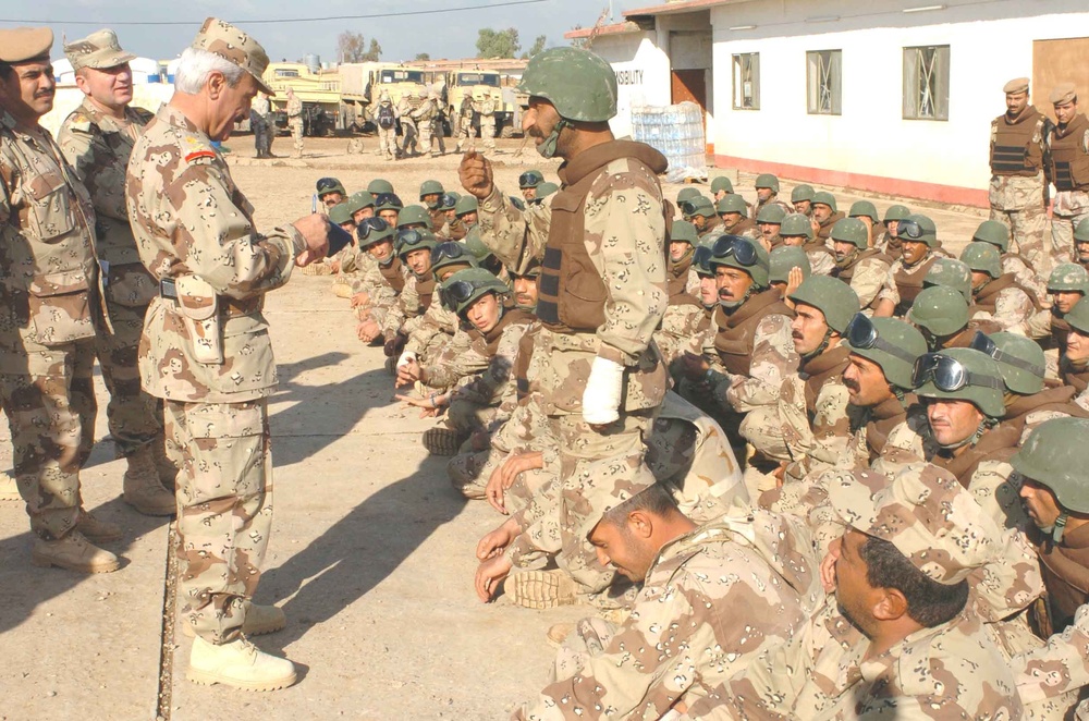 Iraqi generals encourage troops to continue fighting