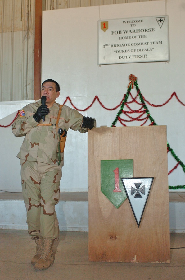 V Corps Commander LTG Ricardo Sanchez visits