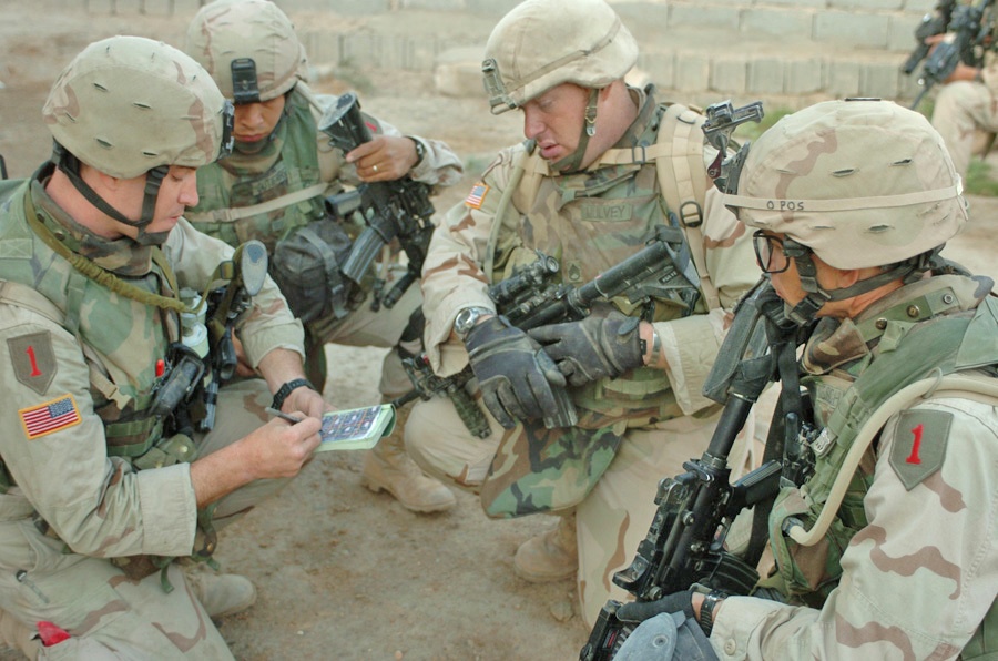 Pow wow while conducting clearing operations in Fallujah