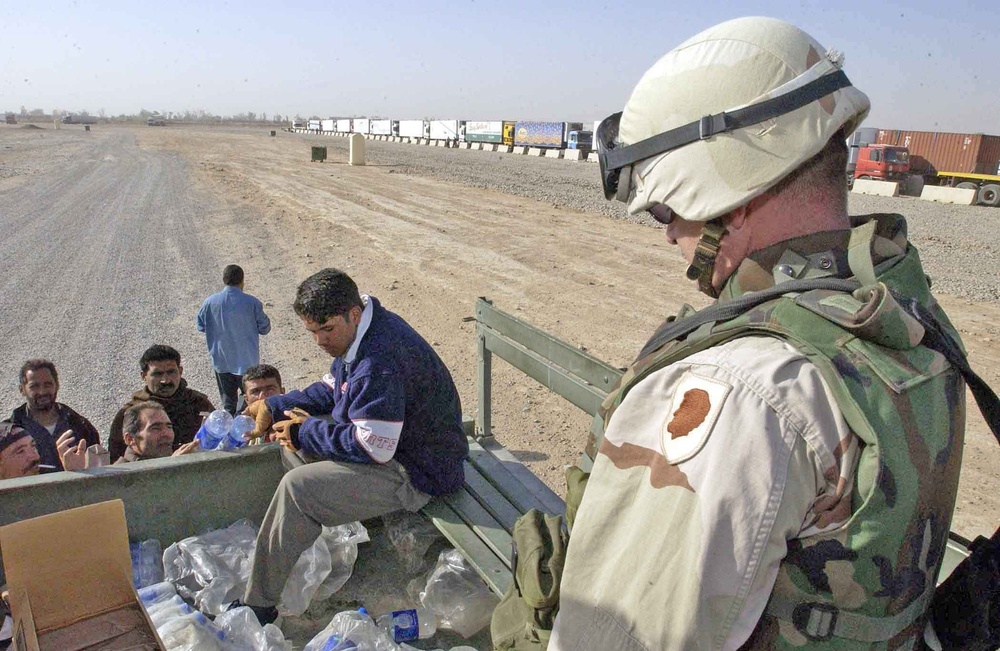 Illinois Guardsmen find Christmas spirit while wrapping up missi