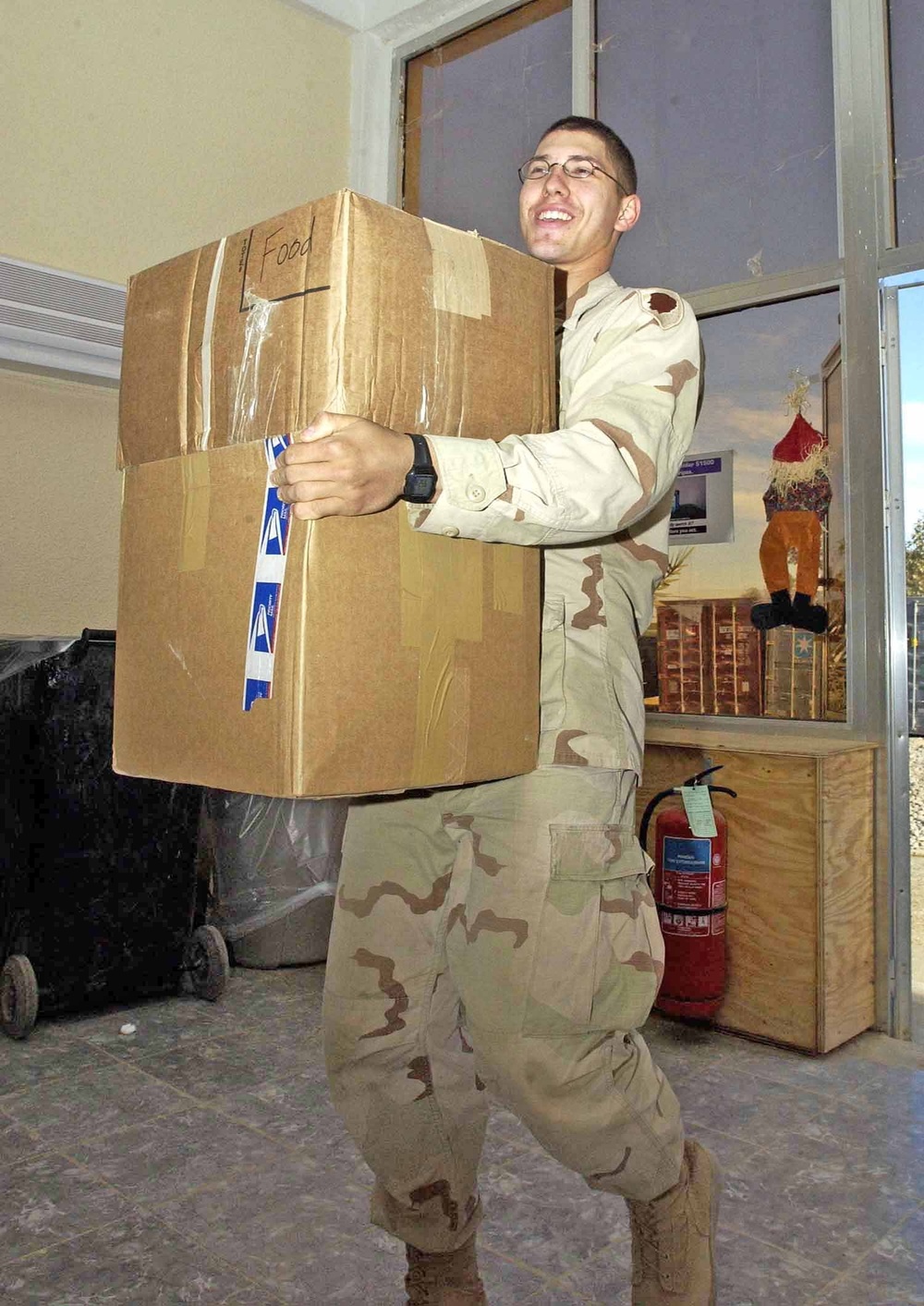 Illinois Guardsmen find Christmas spirit while wrapping up missi