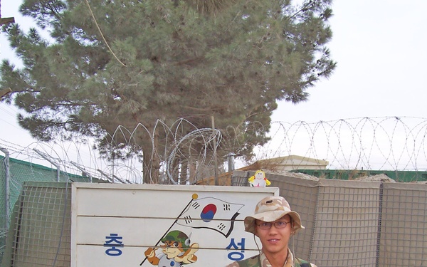 FR with Korean Engineer Soldier Lee Bong-il