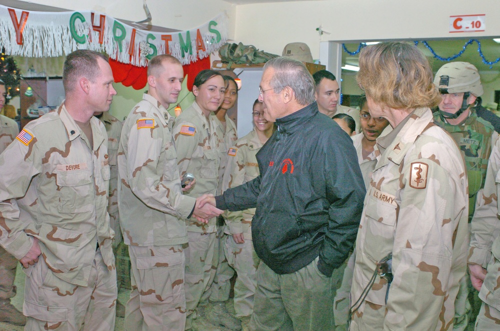 Secretary of Defense meets with Soldiers in Mosul, Iraq