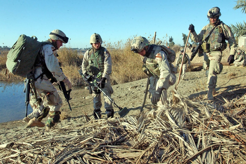 Soldiers search for weapons caches