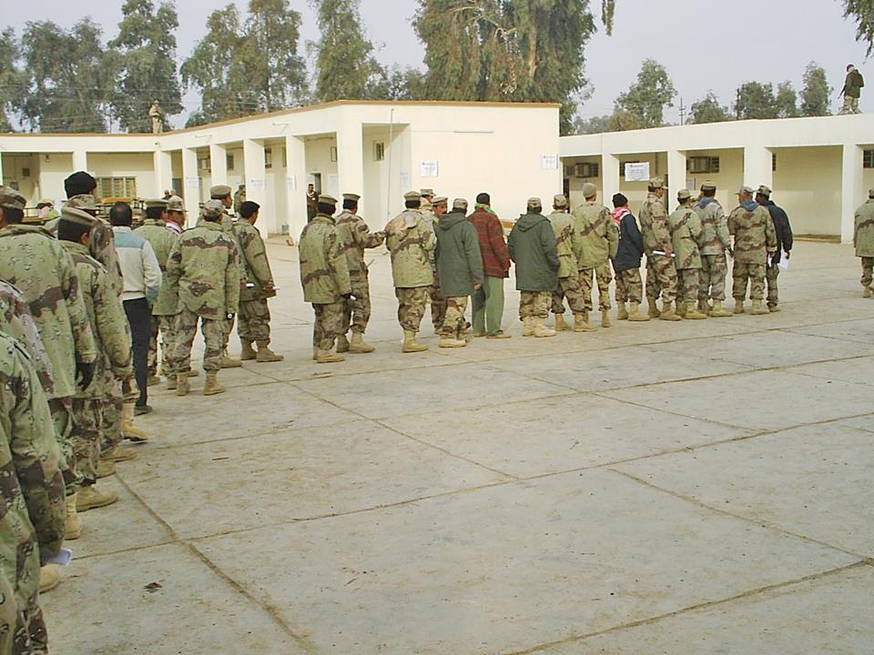 Elections: Iraqi Army troops line up to cast their vote