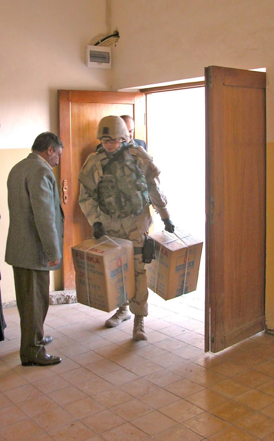 Soldiers delivers books, heaters to schools