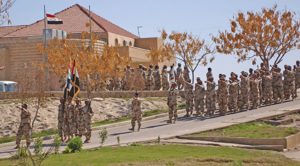 Soldiers from the 4th Iraqi Army march in formation