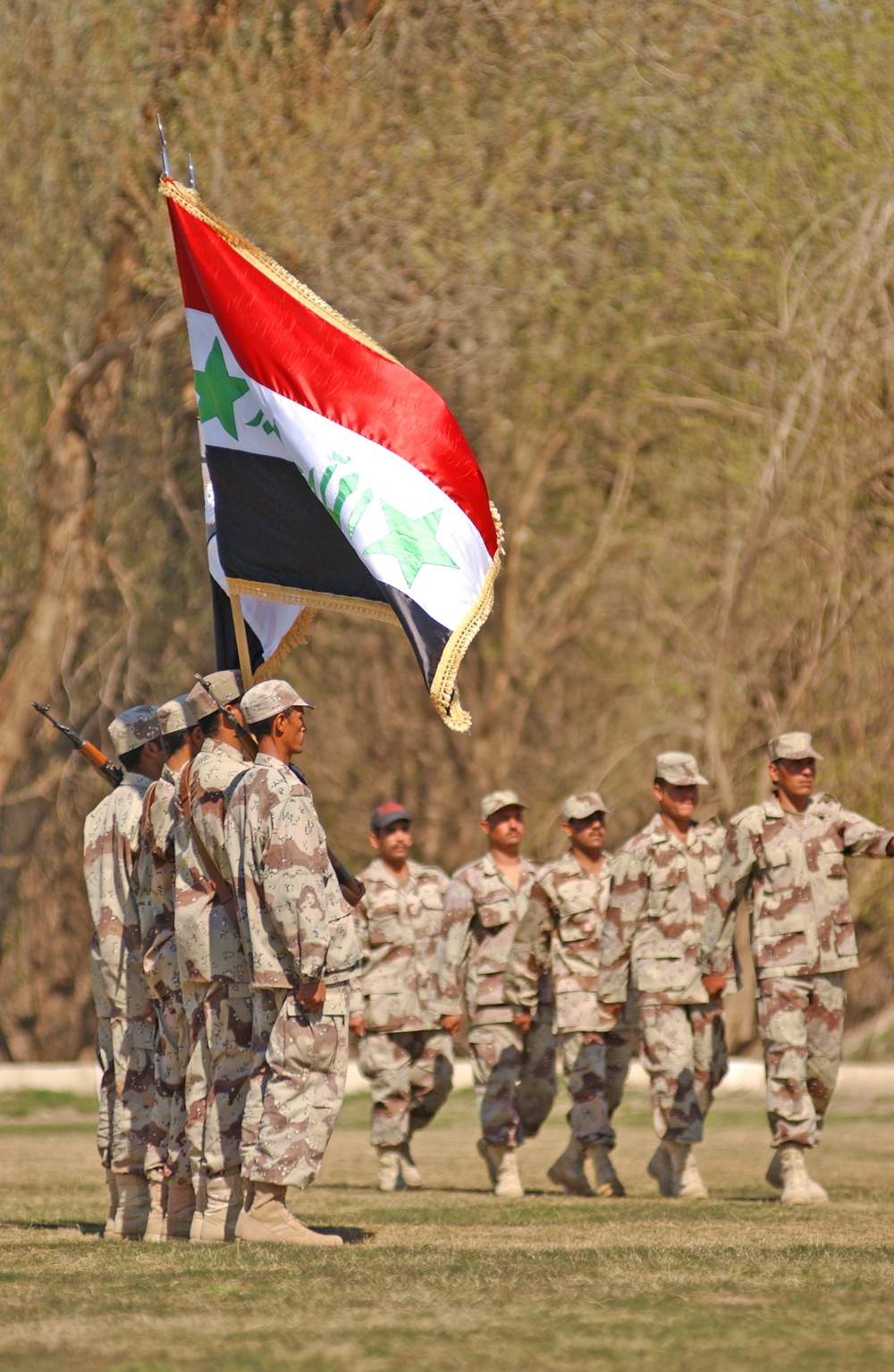 Honor graduates from the 4th Iraqi Army march