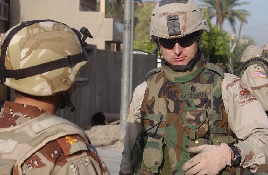 Col. Rauf al Samarai talks with Lt. Col Batchelor