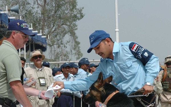 IP officer Psam Khloua and Zee receive a certificate