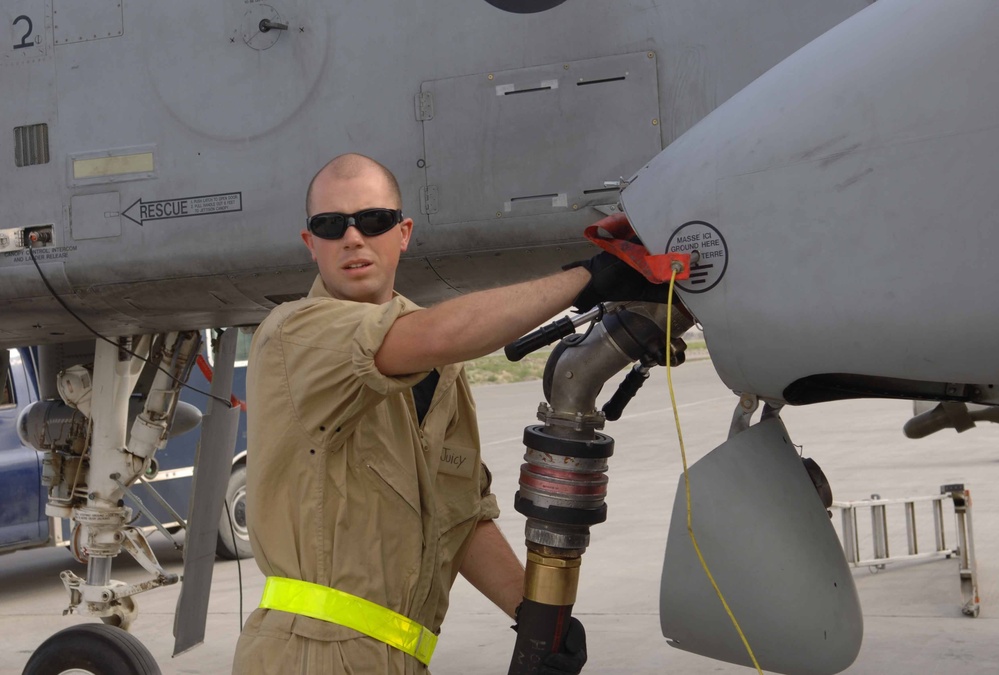 A-10 refueling