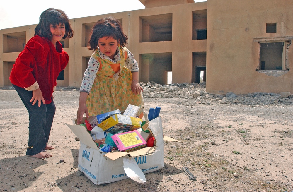 Iraqi children of the inter-displaced person camp