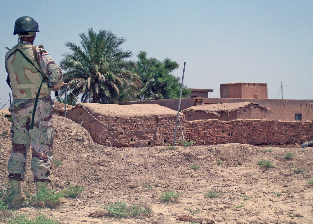 A Soldier provides perimeter security