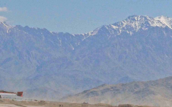 Capt Paul (HoJo) Johnson is the first to hook the wire