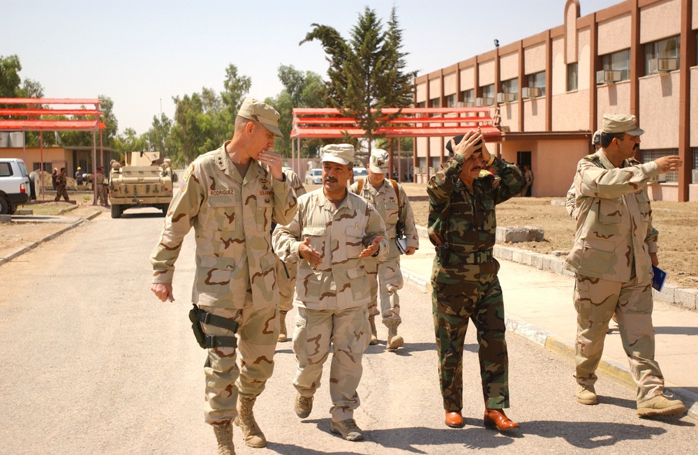 General Kaleel walks with Maj. Gen. Rodriguez