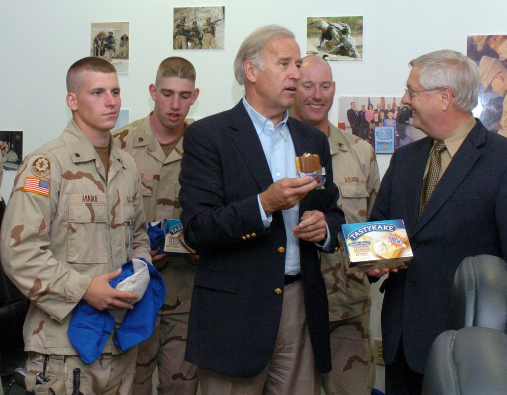 Congressional Delegation Visits Camp Liberty