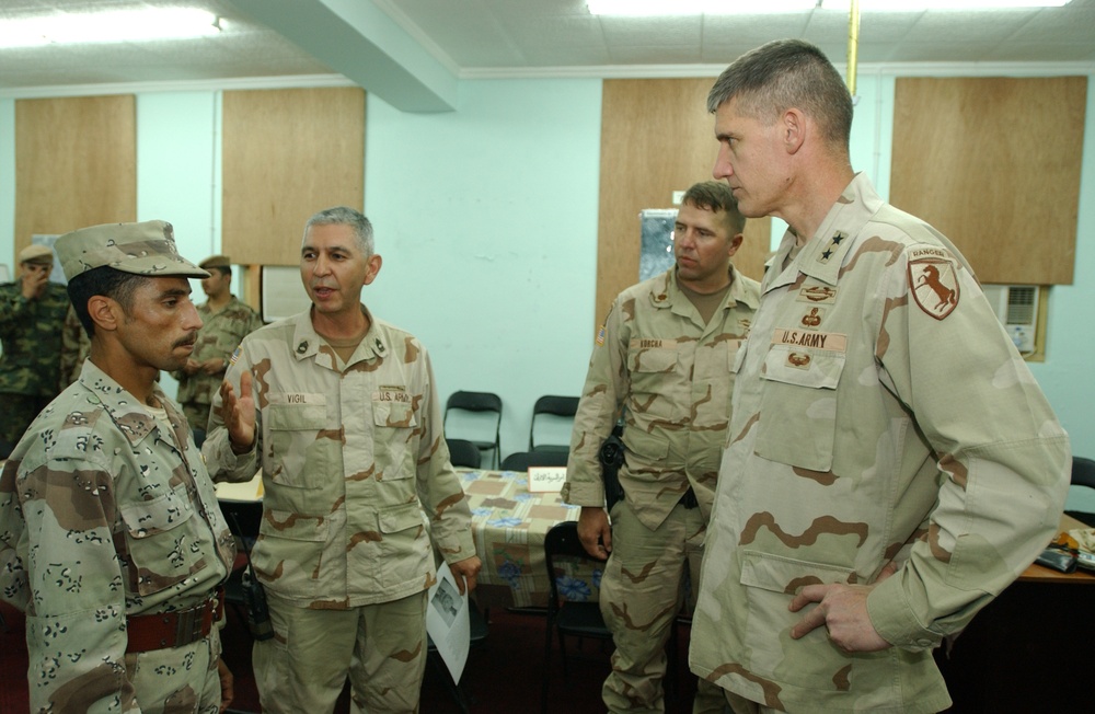 Maj. Gen Rodriquez meets an Iraqi Soldier