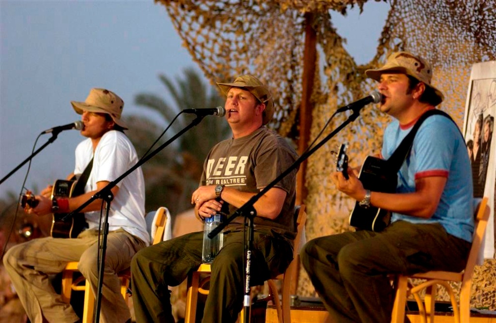 Rascal Flatts Entertains Soldiers in Iraq