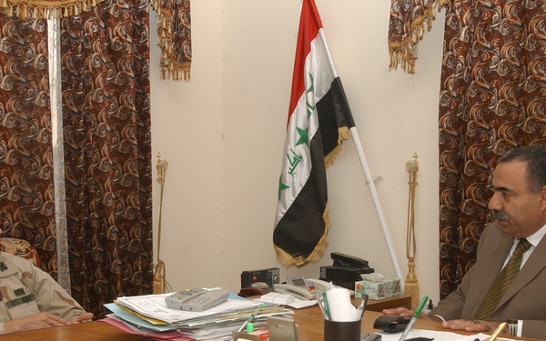 CMO Soldiers Help Rebuild City