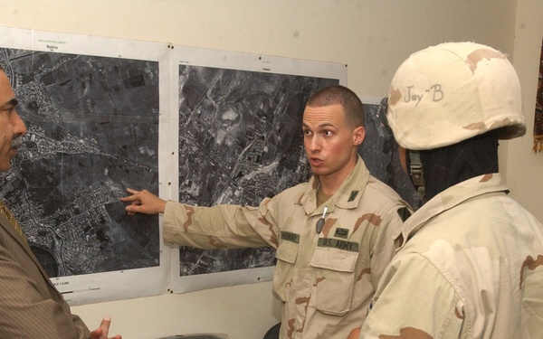 CMO Soldiers Help Rebuild City