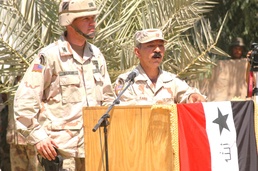 COL Salazar addresses Iraqi Soldiers about FOB Scunion