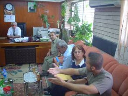 Iraqi Army officials meet with local education committee members