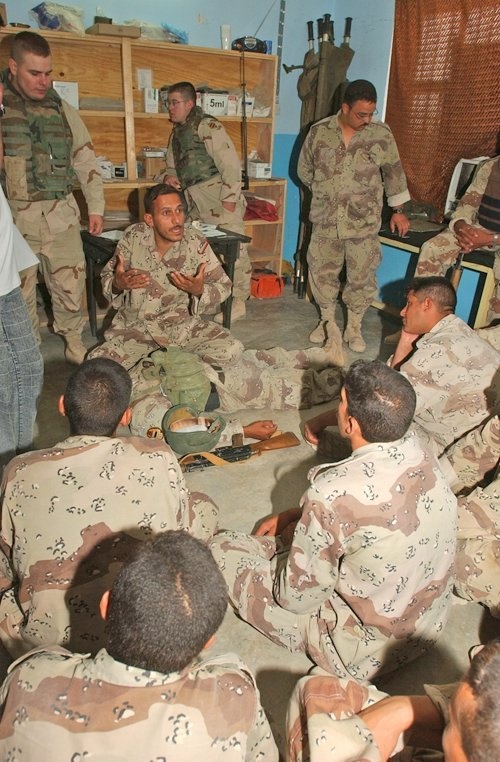 An Iraqi medic teaches a class on casualty assessment
