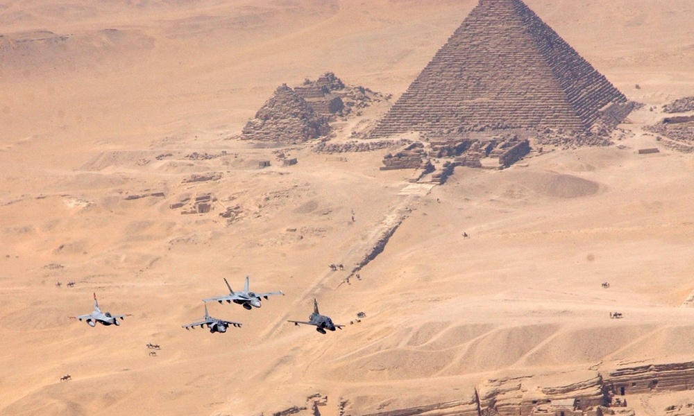 Jets scream over the Great Pyramids of Giza