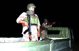 Iraqi Soldiers pull security