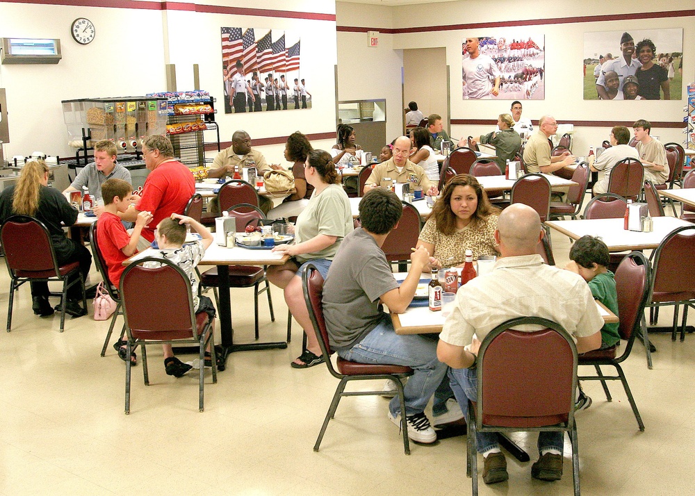 Lackland Airmen take care of Rita evacuees