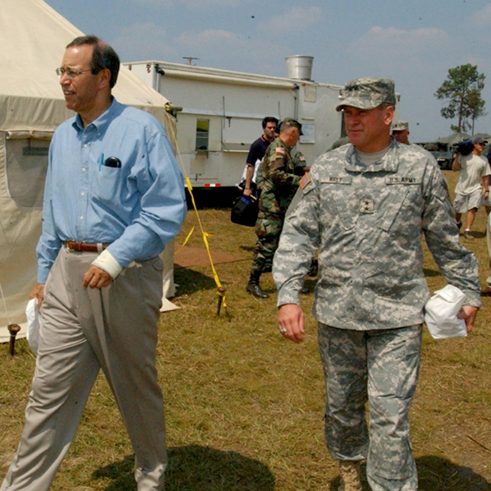 Ohio Governor Bob Taft visits Hancock County, Miss.