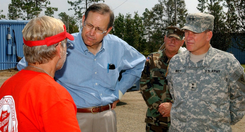 Ohio Governor Bob Taft visits Hancock County, Miss.