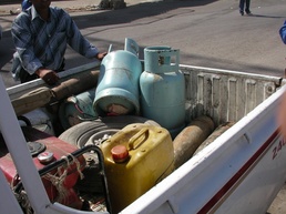 Iraqi Police kill would-be car bombers