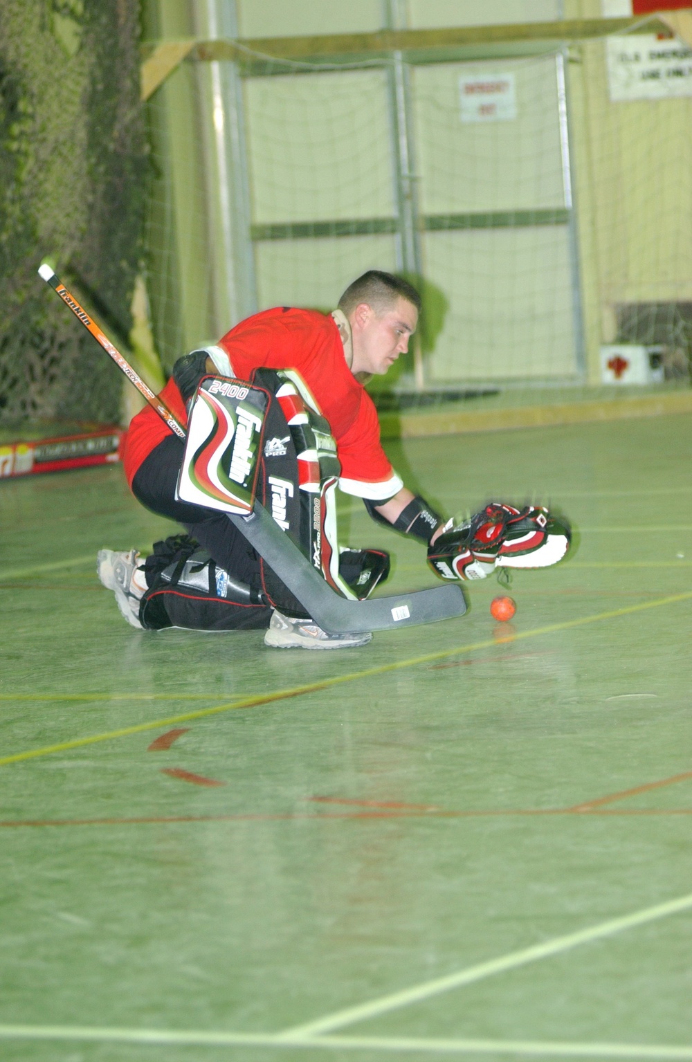 Soldiers play hockey in Iraq thanks to the pros