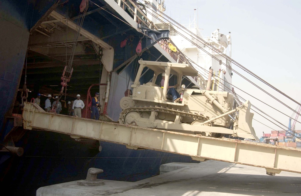 USS Pearl Harbor Off-loads Equipment for Pakistan Earthquke Relief