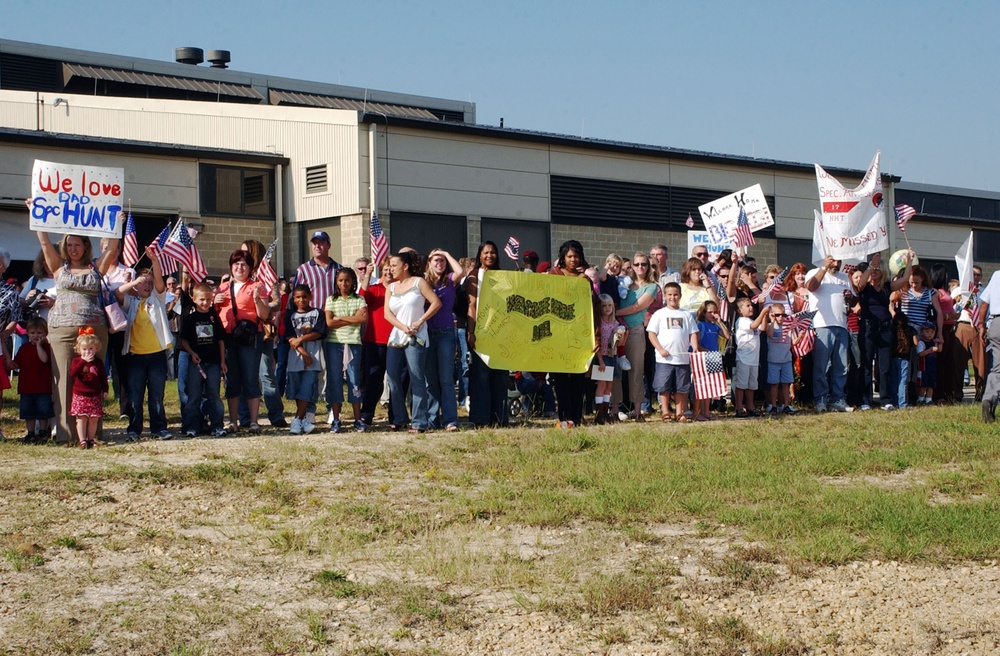Family members and Friends greet returning paratroopers