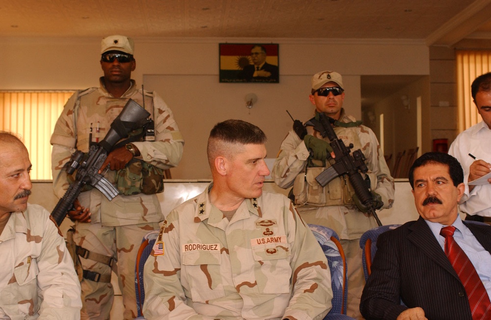 SPC Abram Leonard and SFC Edward Huizar Pull Security