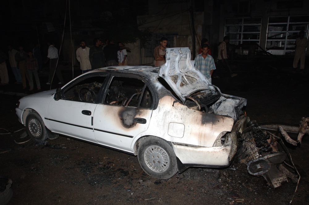 Iraqi, U.S. forces secure car bomb site