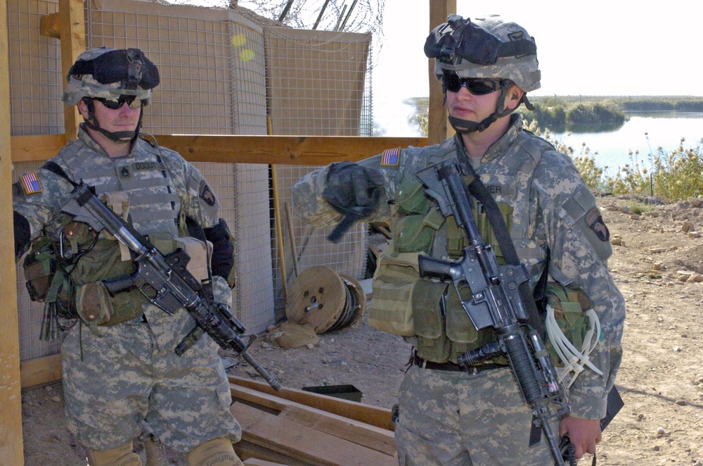 2nd Lt. Palmer briefs his platoon