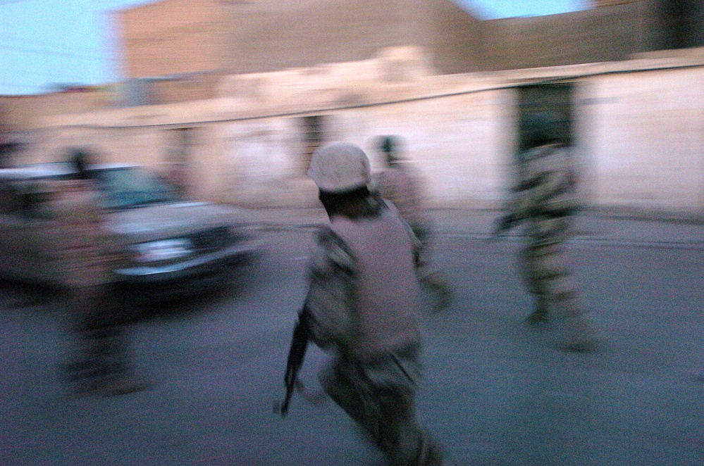 Iraqi Soldiers nab 19 terrorists in Sadr City