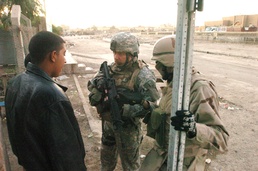 Iraqi Soldiers nab 19 terrorists in Sadr City