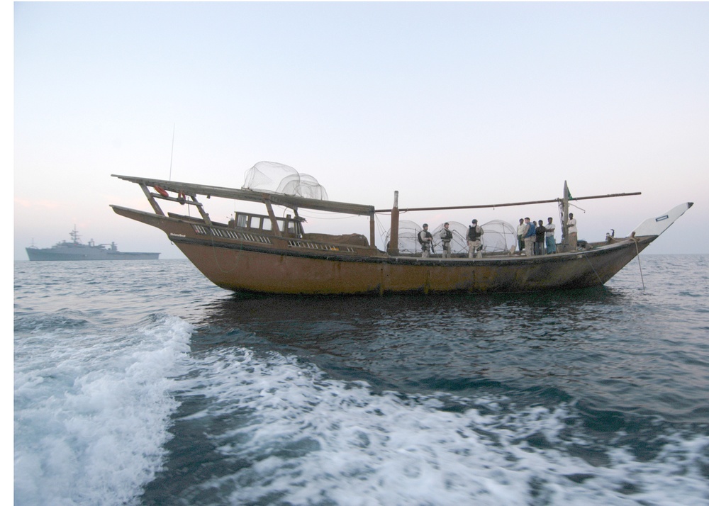 USS Austin Renders Assistance to Stranded Dhow Riveria Boat