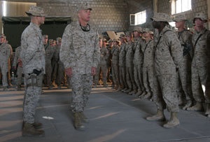 Corps' top leader visits troops in Fallujah