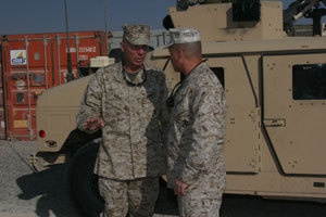 Corps' top leader visits troops in Fallujah