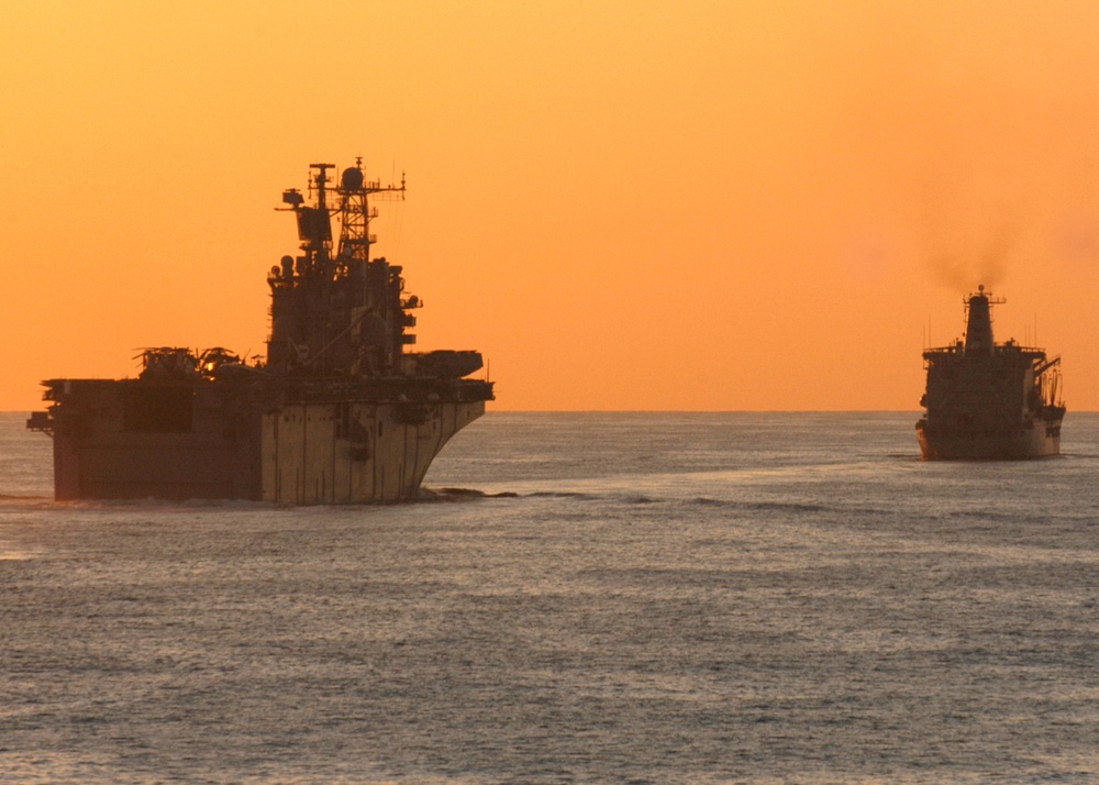 USS Nassau (LHA 4) approaches USNS Tippecanoe (T-AO 199)