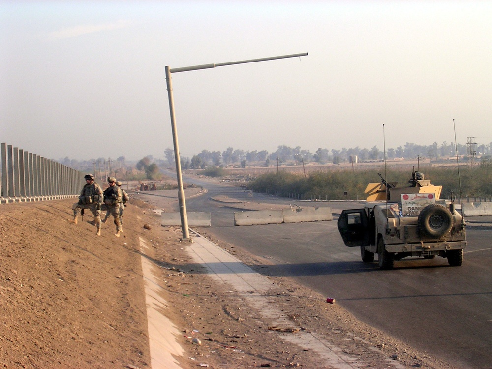 Soldiers take up an observation point