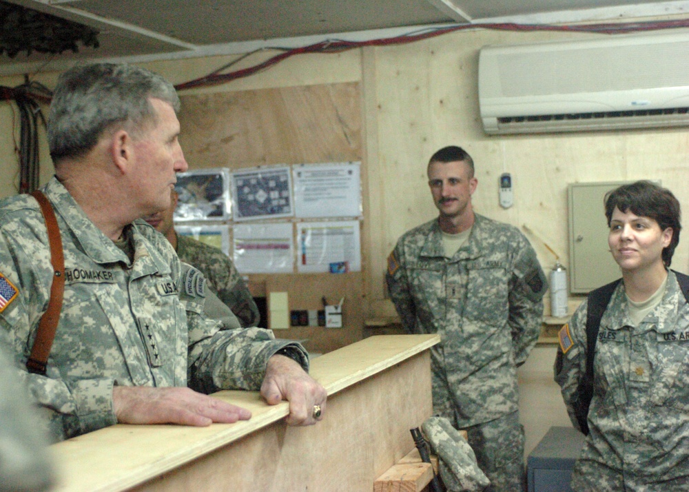 Chief of staff of the Army visits FOB Speicher