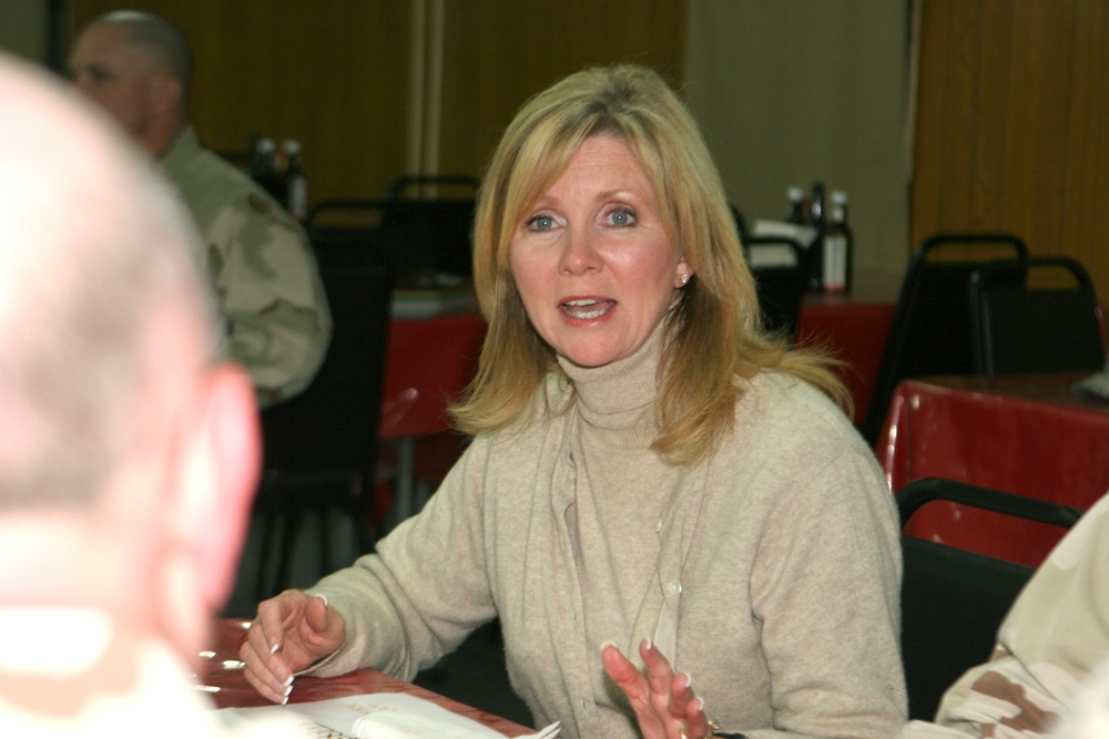 Tenn. Rep. Blackburn Speaks With Tennessee National Guard Troops