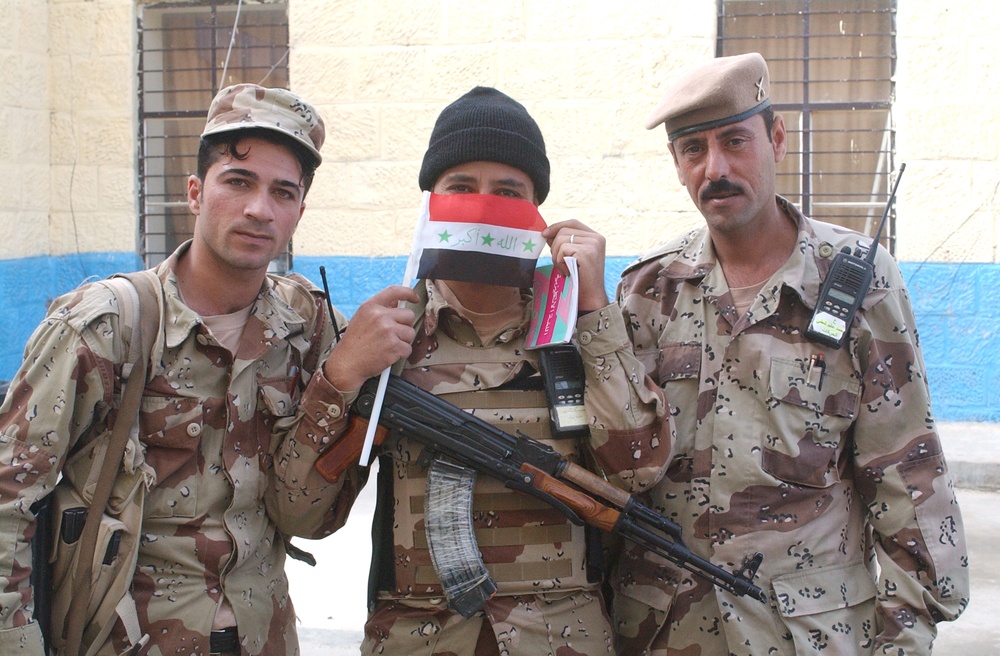 Iraqi Soldiers Show Their Pride